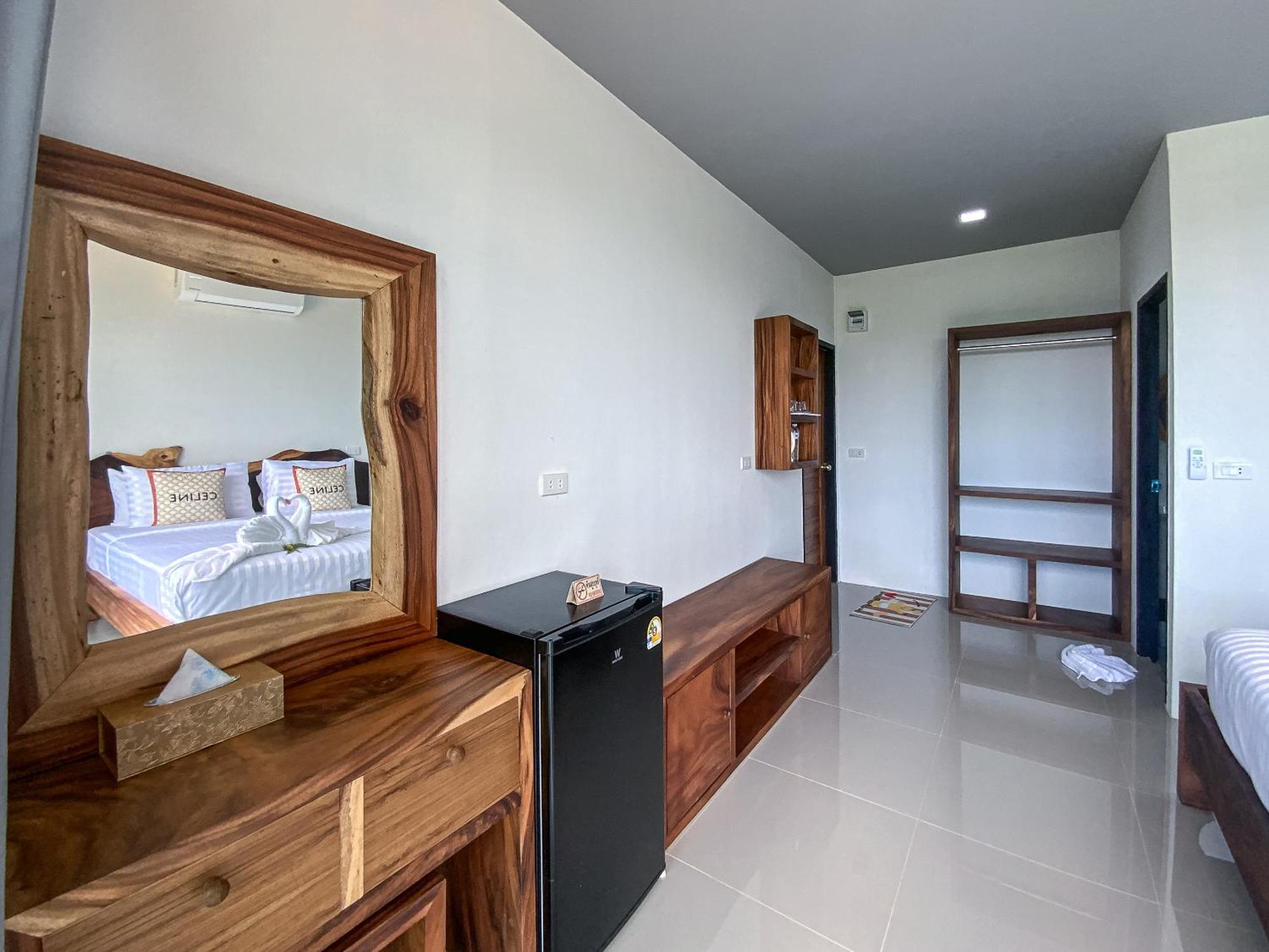 Samet Nangshe Goodview Hotell Takua Thung Eksteriør bilde