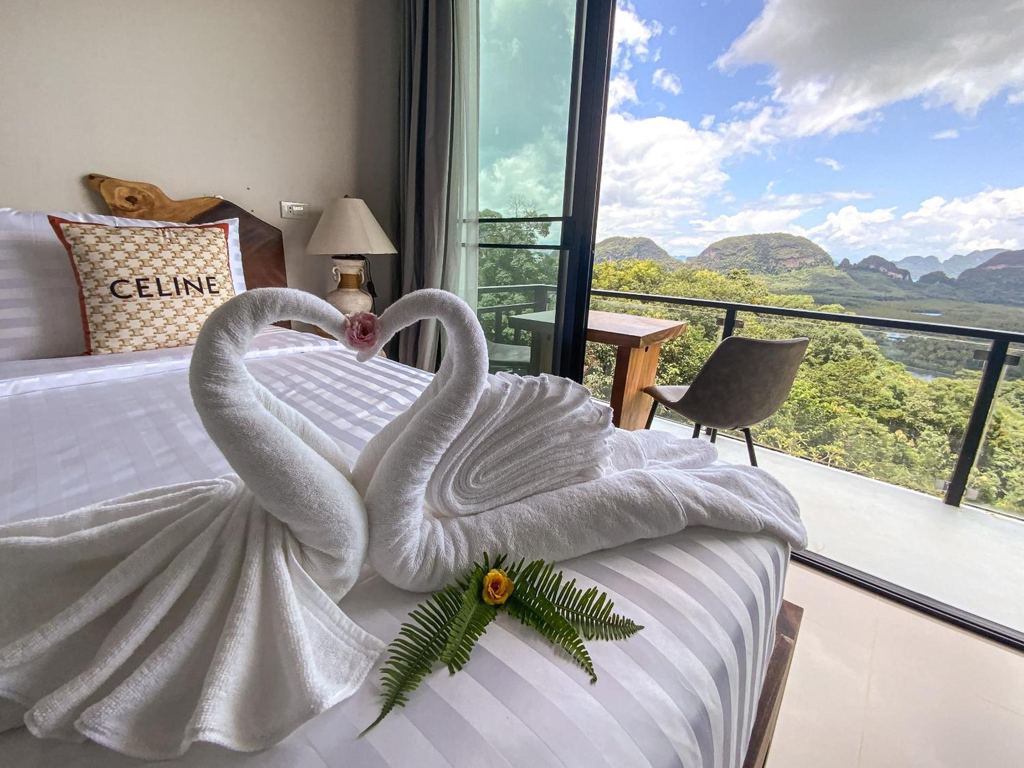 Samet Nangshe Goodview Hotell Takua Thung Eksteriør bilde